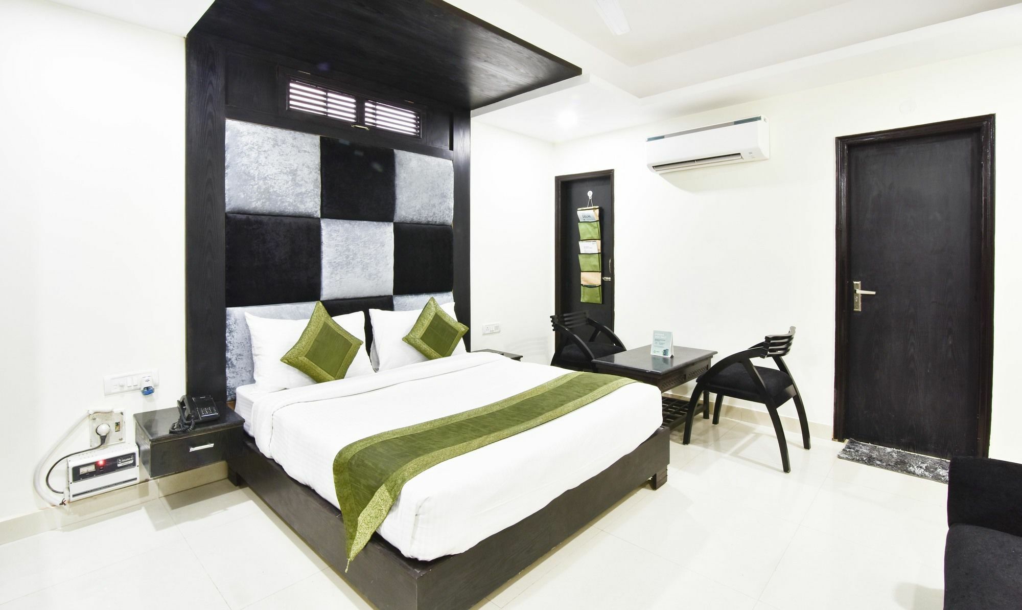 Treebo Mehar Castle Otel Delhi  Dış mekan fotoğraf
