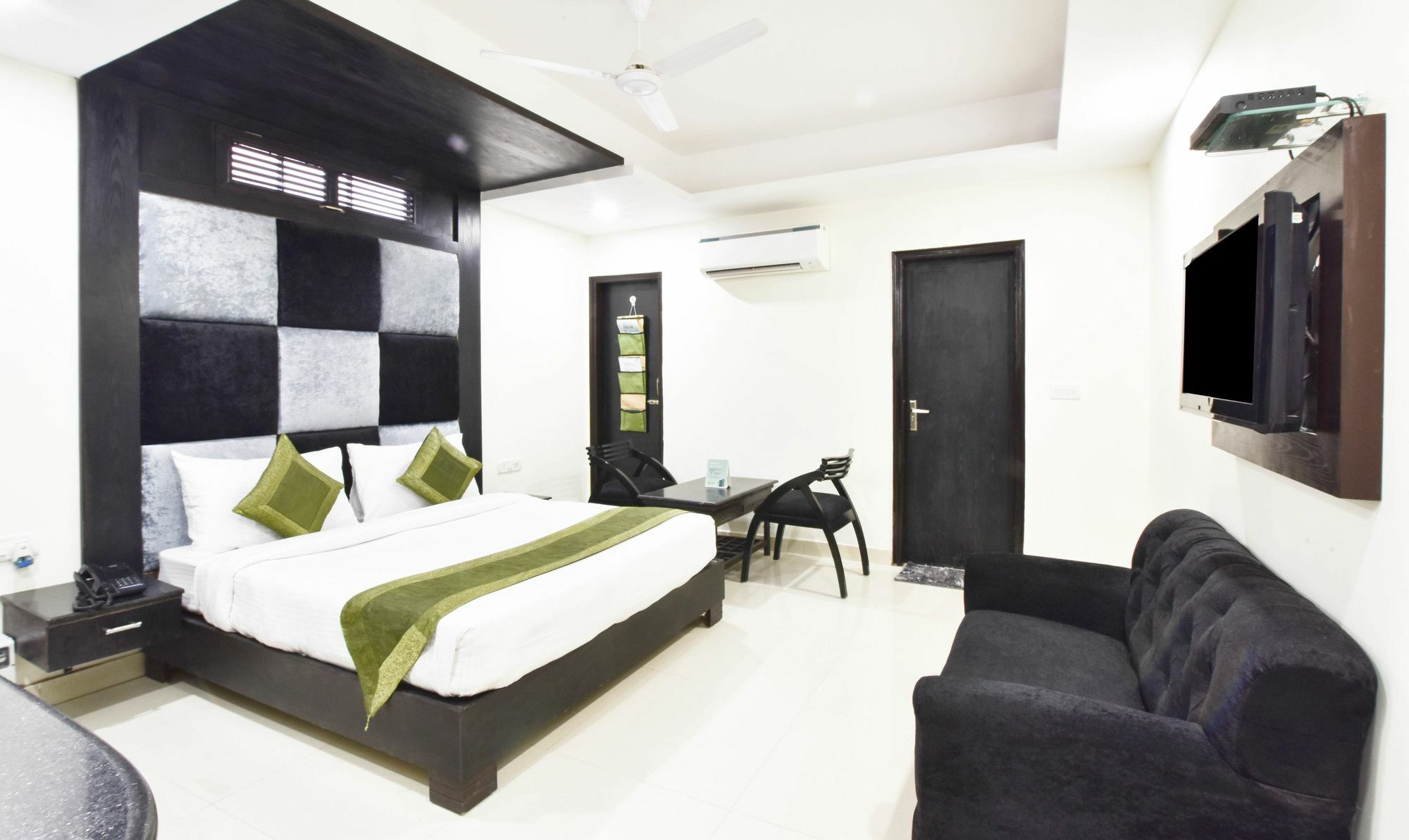 Treebo Mehar Castle Otel Delhi  Dış mekan fotoğraf